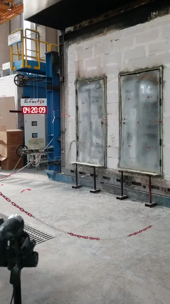 تست-درب-ضد-حریق-ایمن-درب-شرق